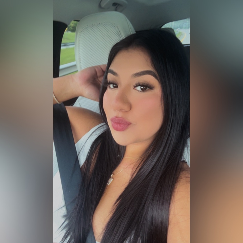 Meet your Posher, Nathaly